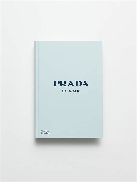 prada tres bien|Très Bien .